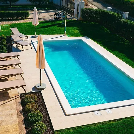Mit Privatem Pool Bei *