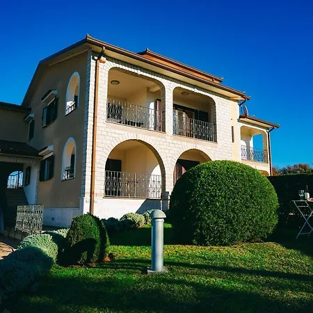 Lägenhet Mit Privatem Pool Bei Poreč